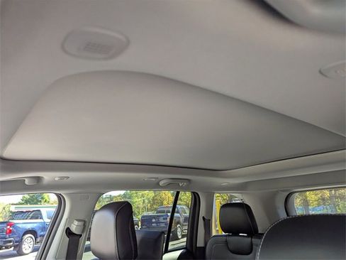 Used 2023 Jeep Grand Cherokee 4WD 4xe w/ Luxury Tech Group II image 19