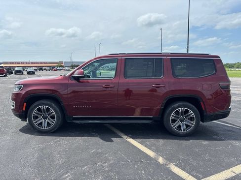 Used 2022 Jeep Wagoneer Series III w/ Flexible Seating Group AWD/4WD image 8
