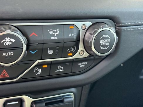 New 2026 Jeep Gladiator Mojave image 28