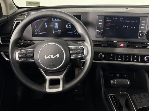 Used 2025 Kia Sportage LX image 13