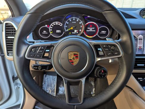 Certified 2022 Porsche Cayenne E-Hybrid image 35