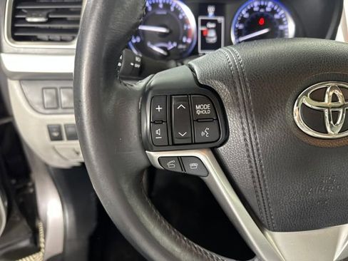 Used 2015 Toyota Highlander XLE image 15