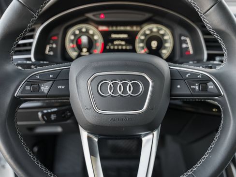 Certified 2025 Audi Q7 2.0T Premium w/ Convenience Plus Package image 17