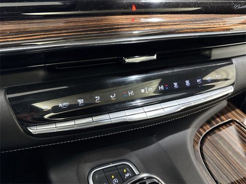 Used 2021 Cadillac Escalade Premium Luxury image 26