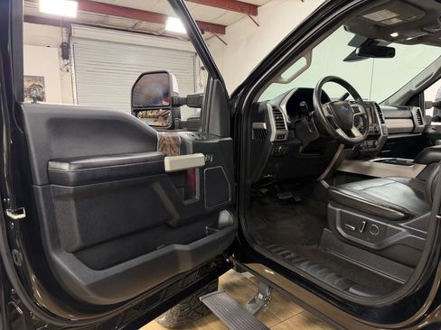 Used 2017 Ford F250 Lariat w/ Lariat Ultimate Package image 13