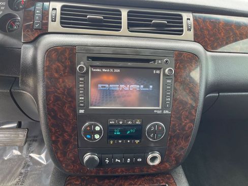 Used 2014 GMC Sierra 2500 Denali w/ Suspension Package, Off-Road image 14