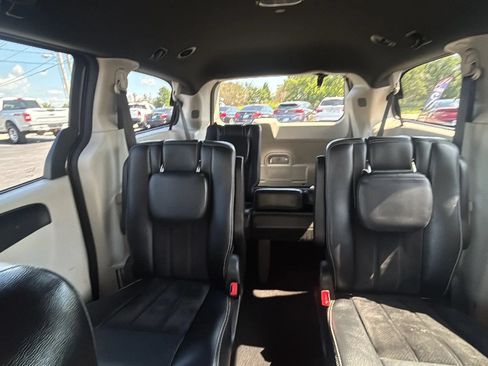 Used 2017 Dodge Grand Caravan SXT FWD image 30
