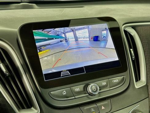 Used 2025 Chevrolet Malibu LT FWD image 16