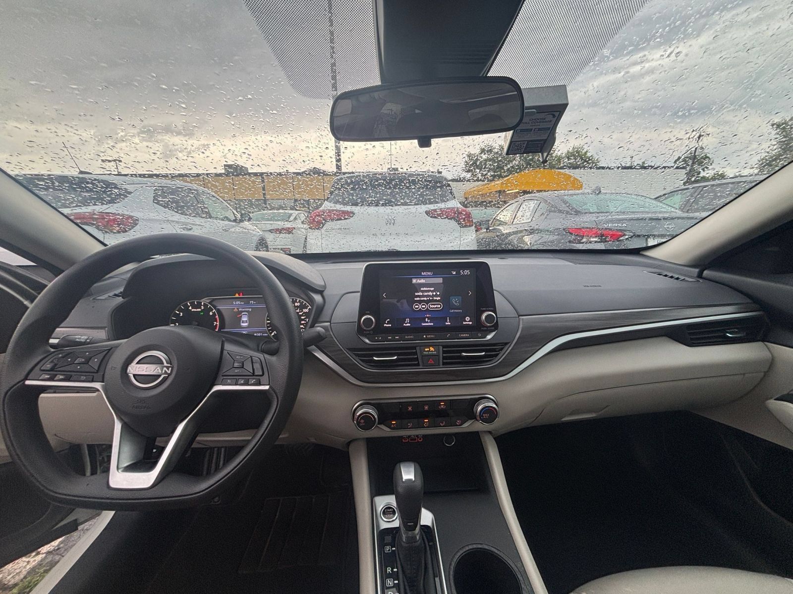 Used 2025 Nissan Altima 2.5 SV FWD image 30