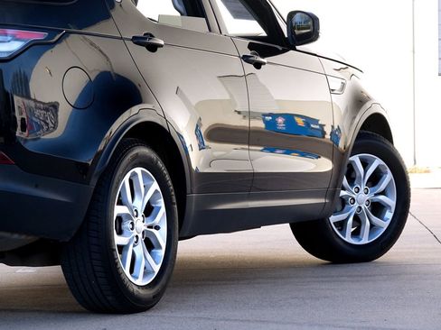 Used 2018 Land Rover Discovery SE image 35