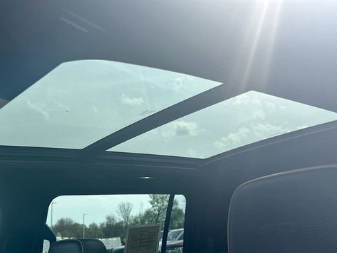 Used 2023 GMC Yukon XL AT4 image 24