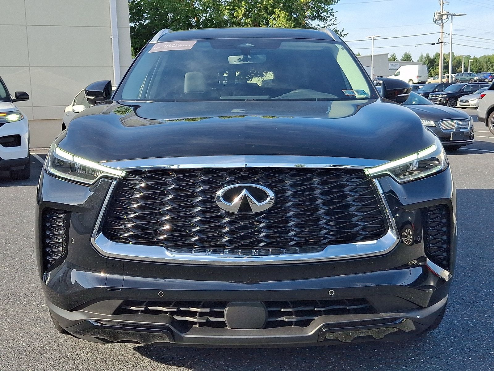 Certified 2023 INFINITI QX60 Luxe w/ Cargo Package AWD/4WD image 3