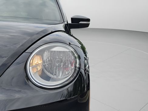 Used 2015 Volkswagen Beetle 1.8T FWD image 30