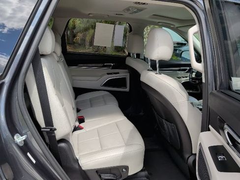 Used 2020 Kia Telluride EX w/ Towing Package FWD image 18