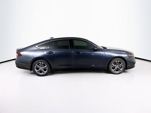 Certified 2025 Honda Accord EX-L image 2