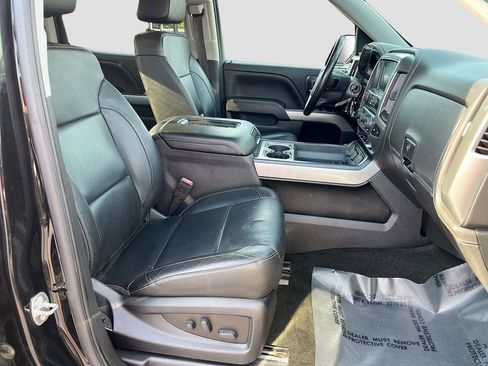 Used 2018 Chevrolet Silverado 1500 LTZ Z71 w/ Midnight Edition AWD/4WD image 28