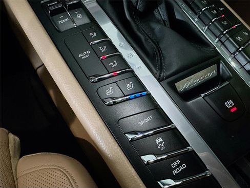Used 2019 Porsche Macan S AWD/4WD image 12