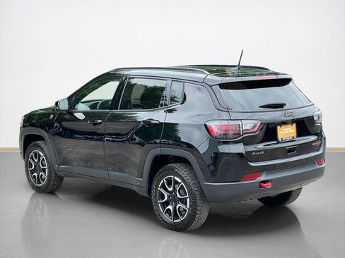 Used 2024 Jeep Compass Trailhawk w/ Trailhawk Elite Group AWD/4WD image 5