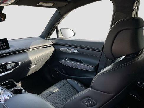 Used 2024 Genesis GV70 3.5T Sport w/ Sport Advanced Package image 25