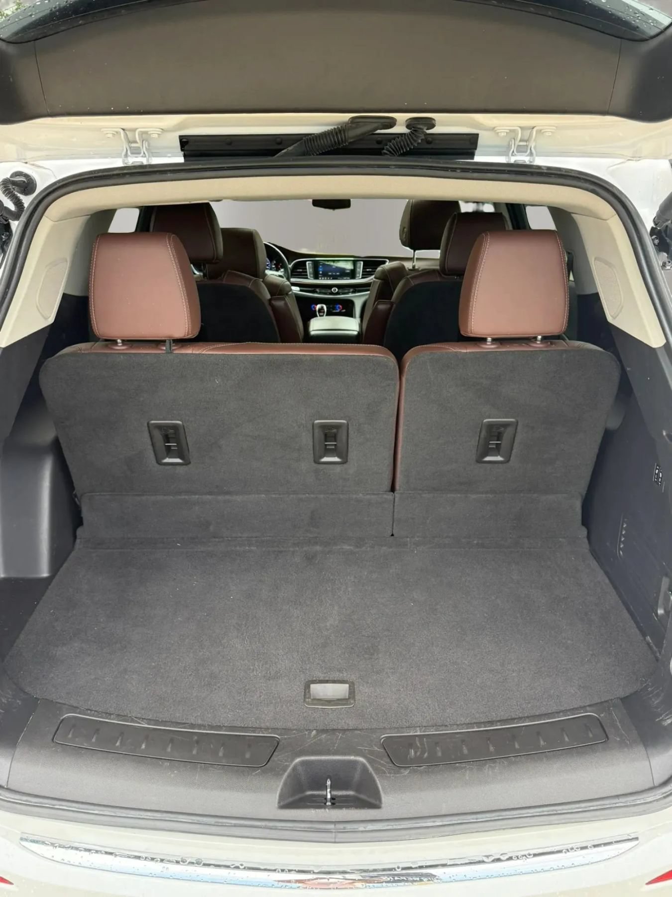 Used 2021 Buick Enclave Avenir w/ Avenir Technology Package AWD/4WD image 9