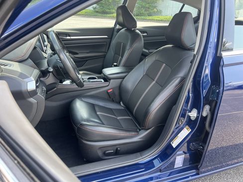 Used 2024 Nissan Altima 2.5 SR FWD image 16