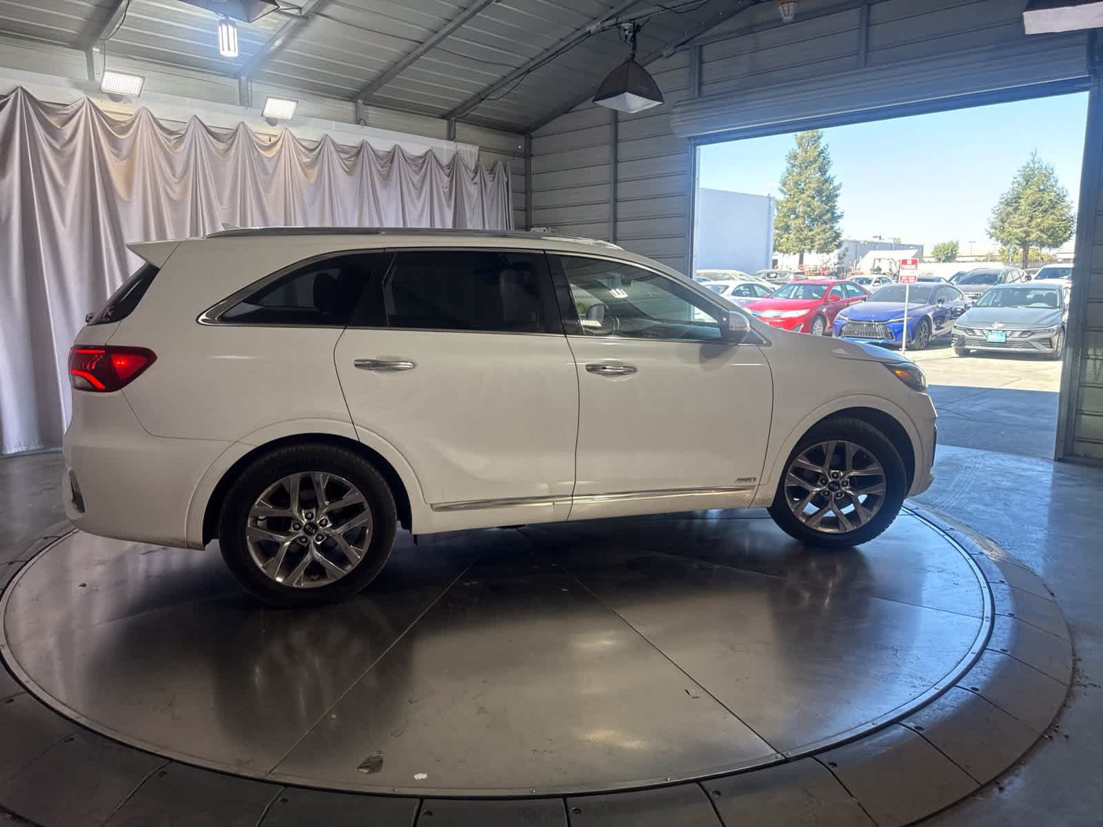Used 2019 Kia Sorento SX AWD/4WD image 4