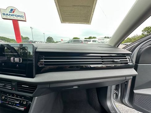 Used 2025 Volkswagen Jetta S FWD image 16