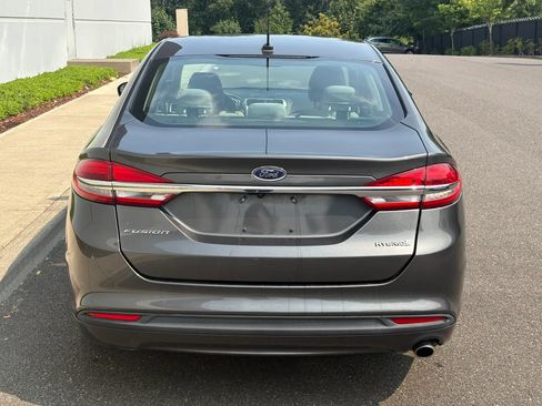 Used 2018 Ford Fusion S FWD image 5