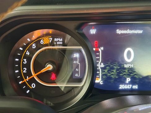 Used 2024 Jeep Wrangler Unlimited Sahara AWD/4WD image 13