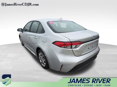 Used 2026 Toyota Corolla LE FWD image 7