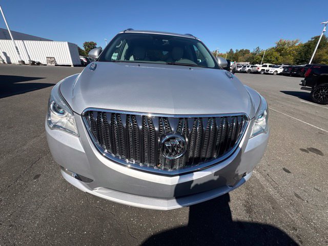 Used 2017 Buick Enclave Leather w/ Trailering Package FWD image 2