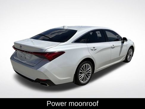 Used 2019 Toyota Avalon Limited FWD image 9