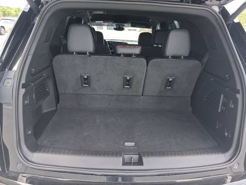 Used 2025 Chevrolet Traverse RS w/ LPO, Floor Liner Package FWD image 6