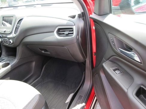 Used 2024 Chevrolet Equinox LT w/ LPO, Floor Liner Package FWD image 19