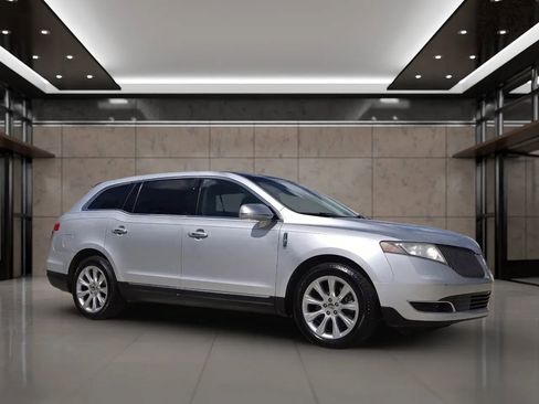 Used 2014 Lincoln MKT FWD image 7