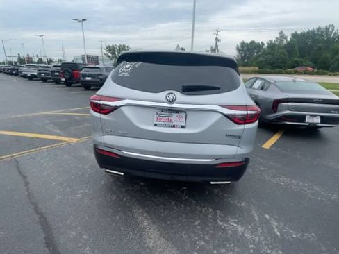 Used 2020 Buick Enclave Essence w/ Sound and Sites Package AWD/4WD image 9