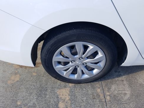 Used 2022 Hyundai Accent SE image 23