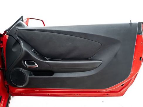 Used 2015 Chevrolet Camaro SS w/ LPO, Black Appearance Package RWD image 17