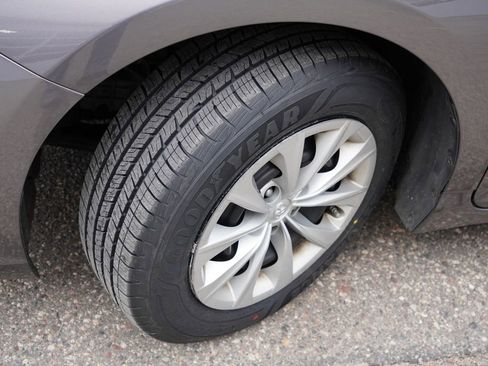 Used 2016 Toyota Camry LE image 13