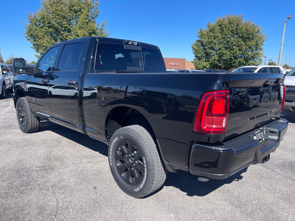 Used 2025 RAM 3500 Big Horn AWD/4WD image 4