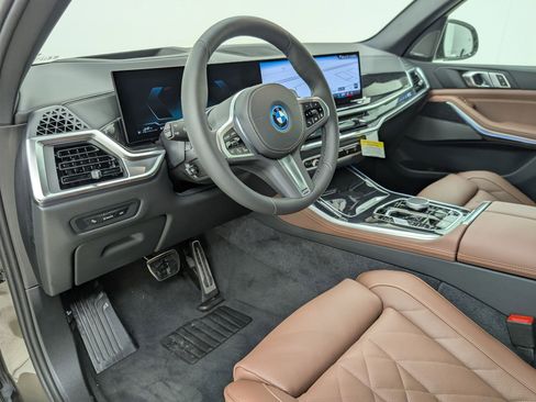 New 2026 BMW X5 xDrive50e w/ M Sport Package image 4