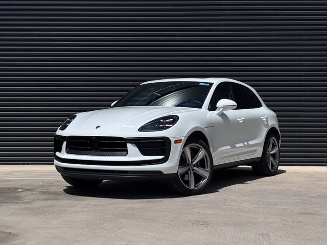 Certified 2026 Porsche Macan AWD/4WD image 1