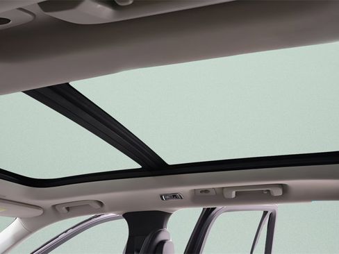 Used 2018 Volvo XC90 T5 Momentum w/ Convenience Package image 9