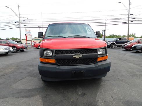 Used 2017 Chevrolet Express 3500 LS RWD image 3