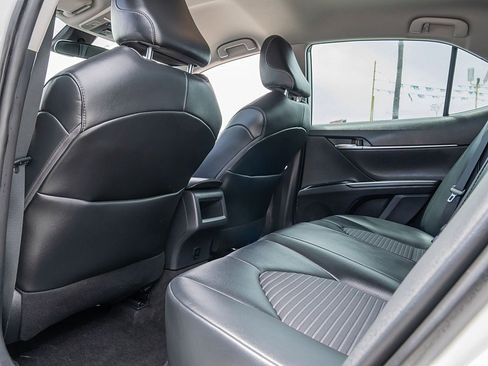 Used 2020 Toyota Camry SE image 17