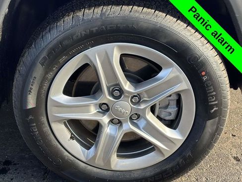 Used 2023 Jeep Compass Latitude image 30