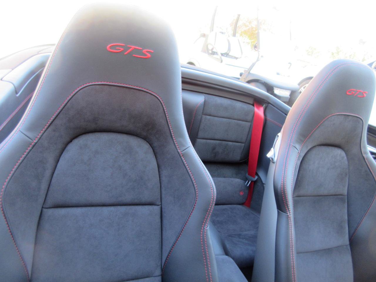 Used 2018 Porsche 911 Carrera GTS Cabriolet image 34