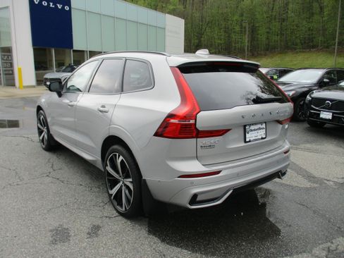 Used 2024 Volvo XC60 T8 Ultimate w/ Protection Package Premier AWD/4WD image 7