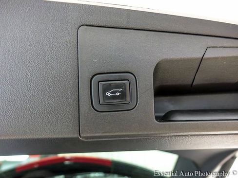 Used 2021 Cadillac XT5 Premium Luxury w/ LPO, Floor Liner Package FWD image 22
