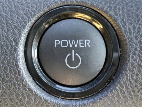 Used 2025 Toyota Camry SE image 24